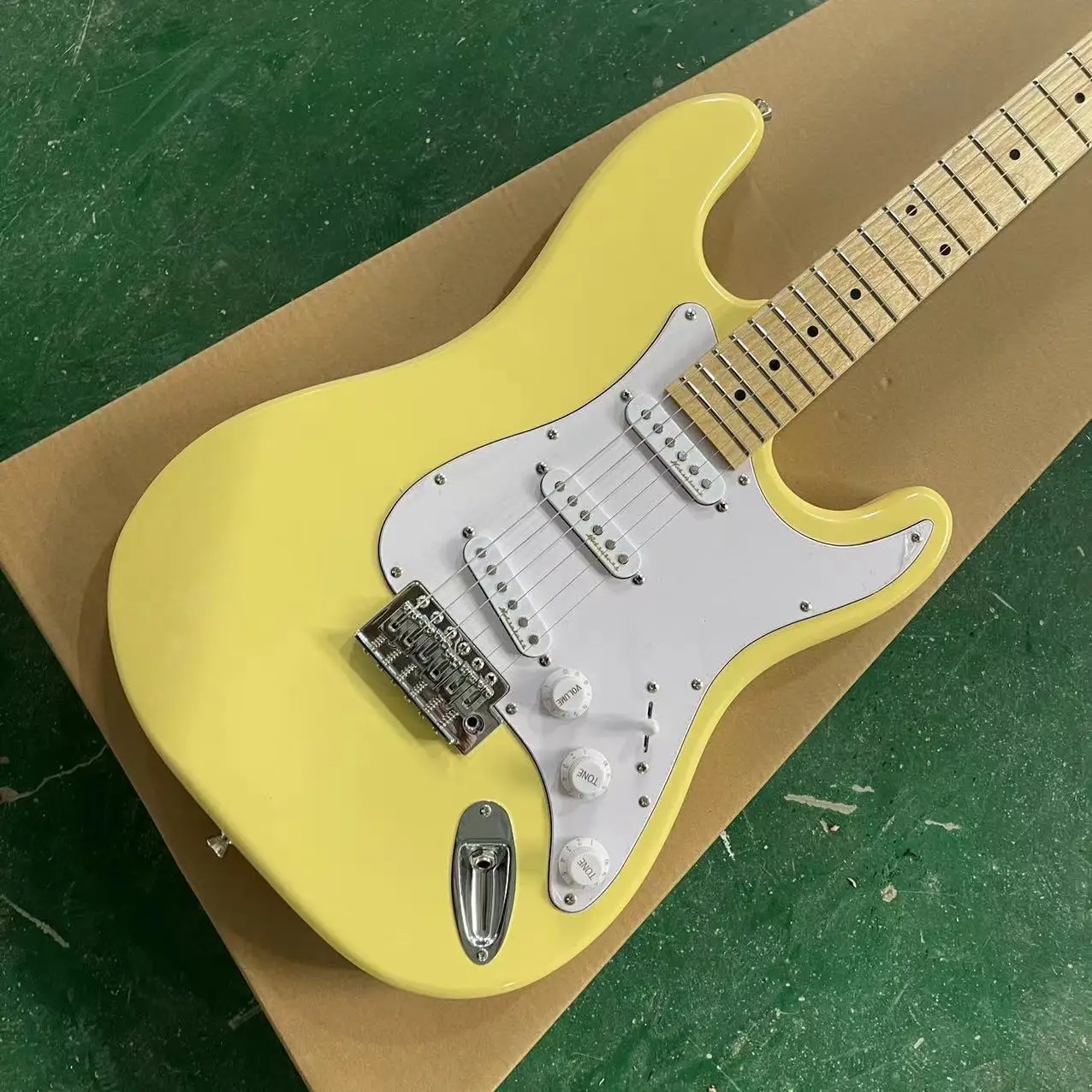 ST divisão de guitarra elétrica, corpo amarelo, único único cartucho, branco guarda conselho, único roqueiro acorde conselho, maple escala Imagem 0