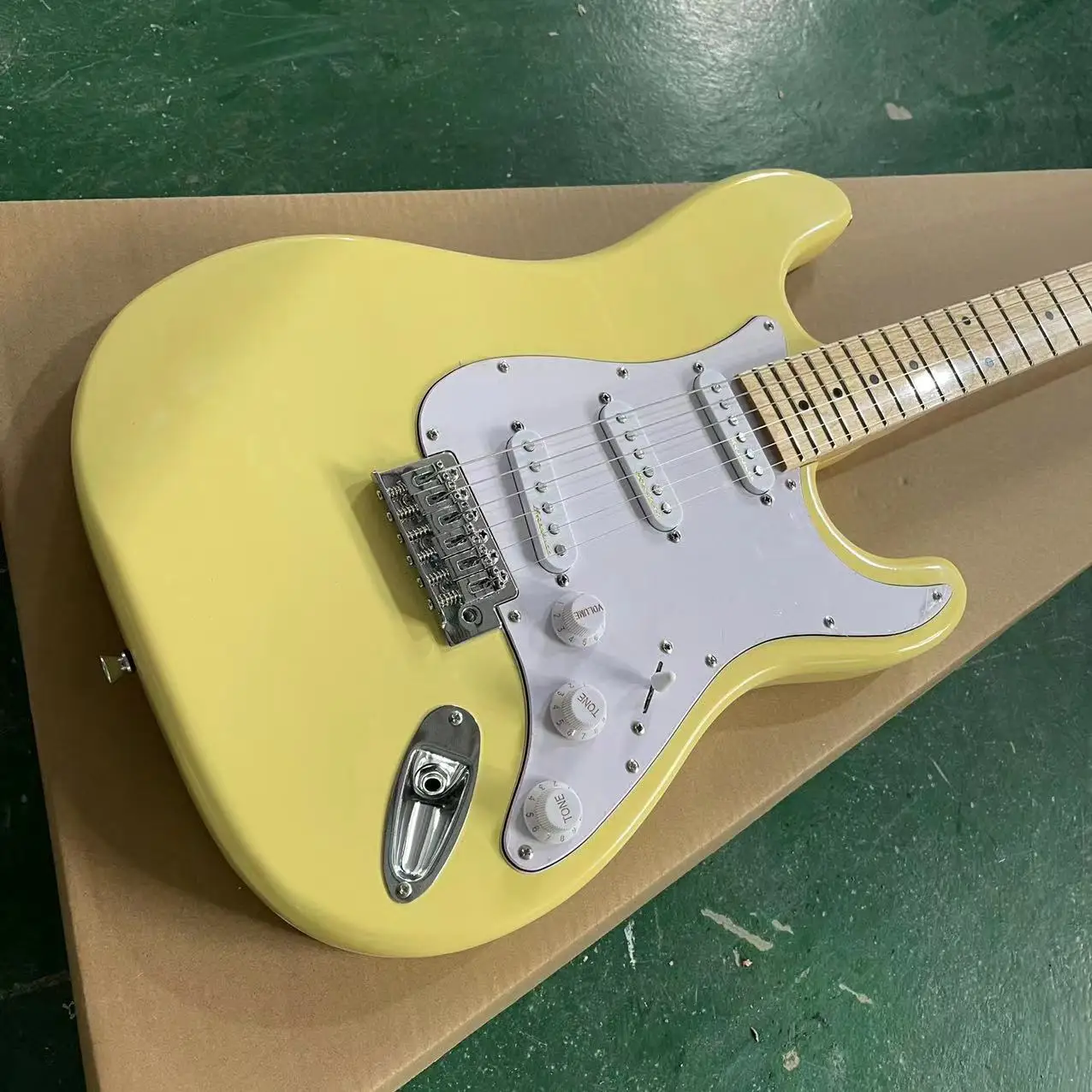 ST divisão de guitarra elétrica, corpo amarelo, único único cartucho, branco guarda conselho, único roqueiro acorde conselho, maple escala Imagem 2