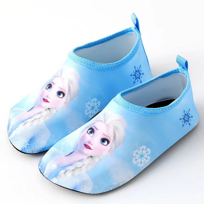 kawaii Congelados Elsa dos desenhos animados de Meninas Sapatos de Praia Piso Macio Interior de Chinelo, de Secagem Rápida de Água Sapatos de Mergulho Mergulho Meias de Presente Imagem 2
